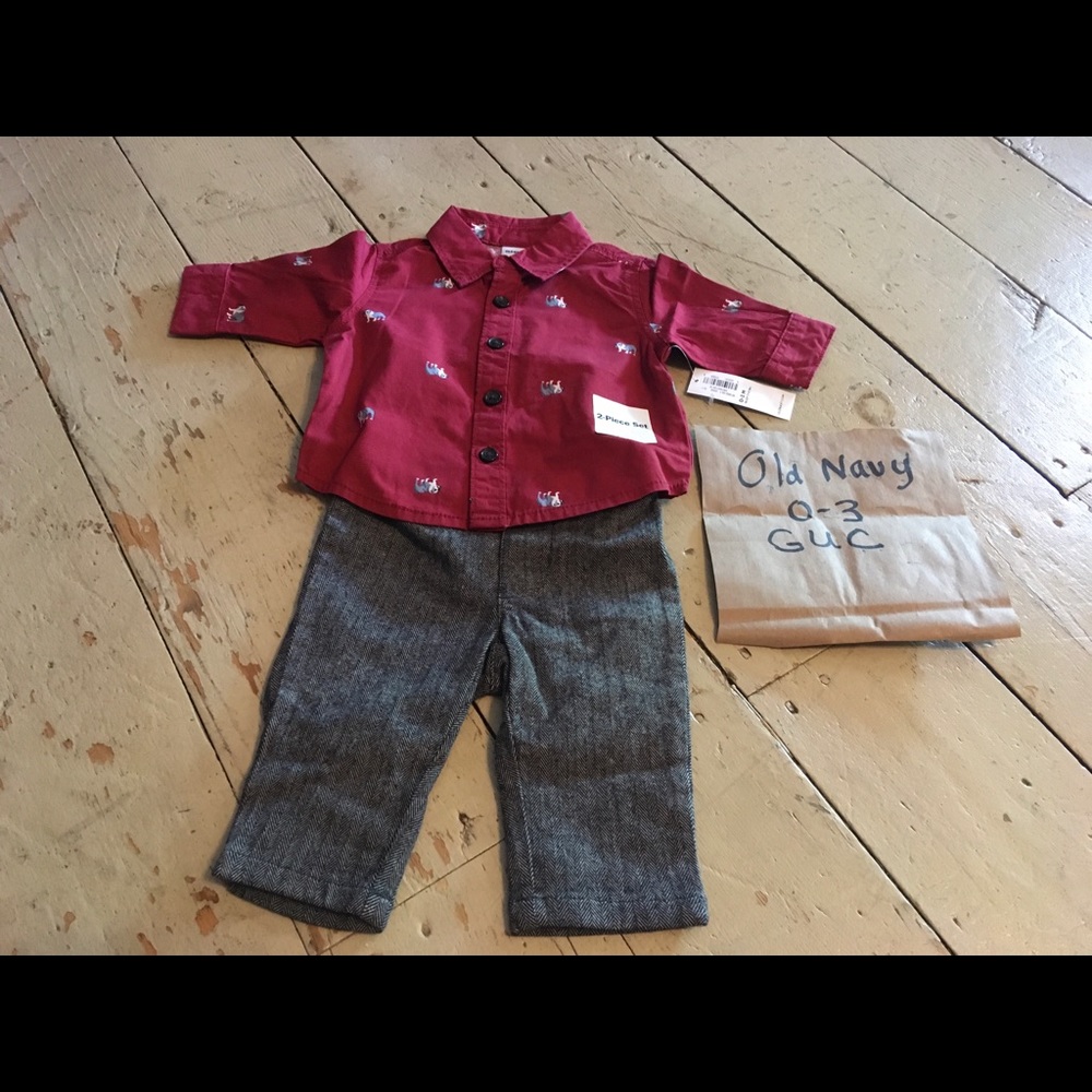Old navy bulldog outfit 0-3